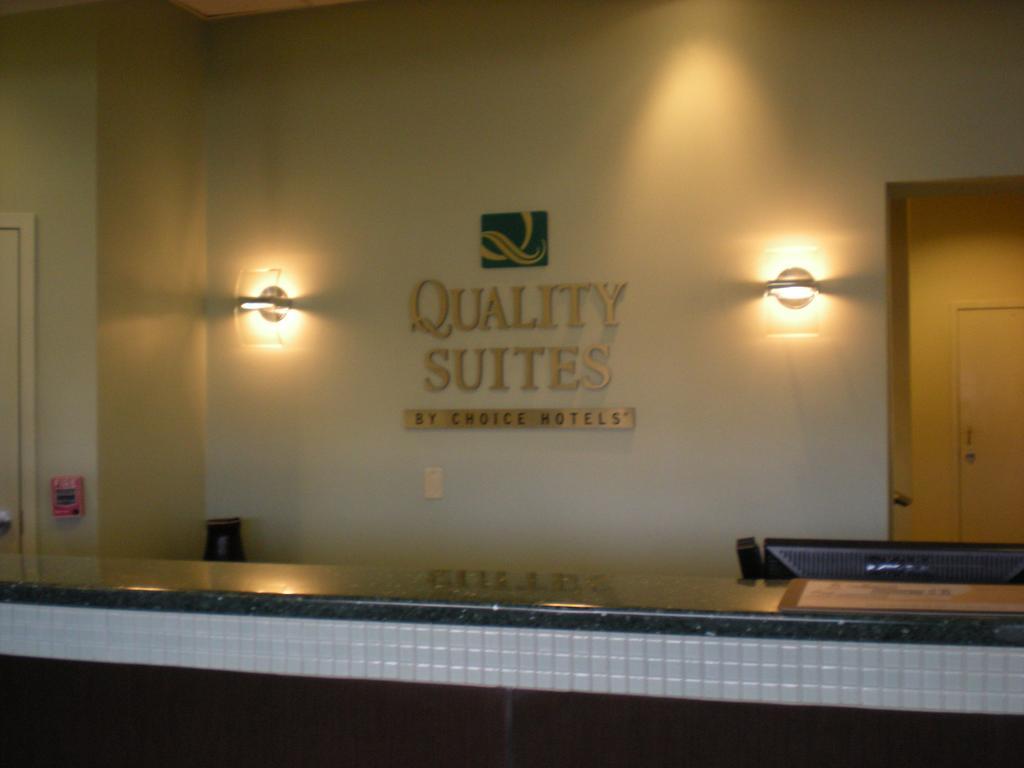 קולורדו ספרינגס Quality Suites Central מראה חיצוני תמונה